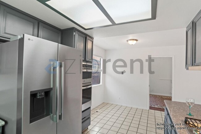 Building Photo - 740 Hollyhock Dr