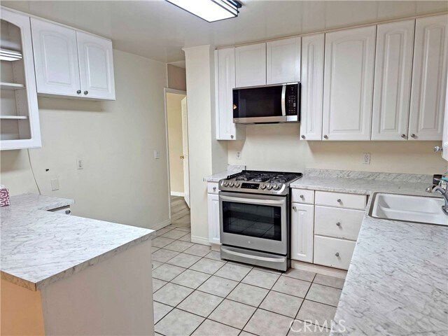 Building Photo - 905 S Dodsworth Ave