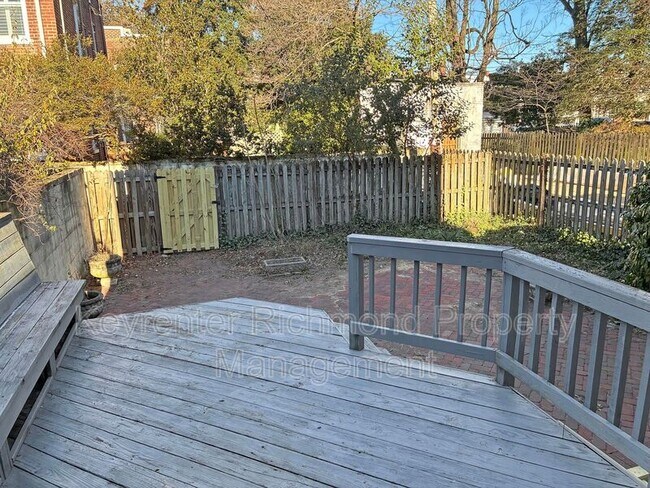 Building Photo - 2020 Floyd Ave