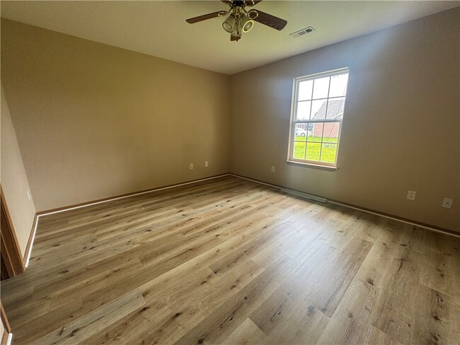 Building Photo - 1302 N 22nd St