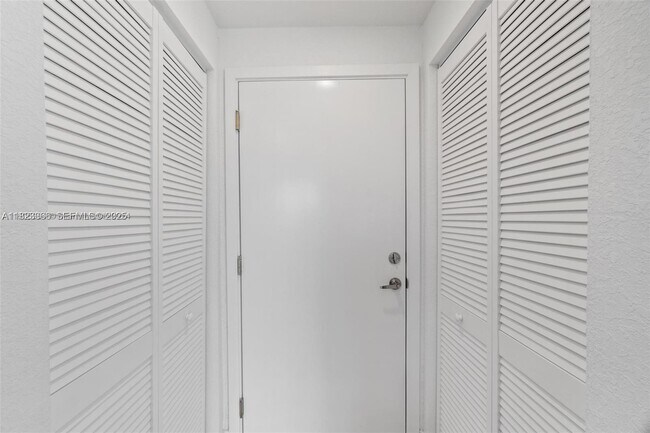 Building Photo - 1119 NW 1st St