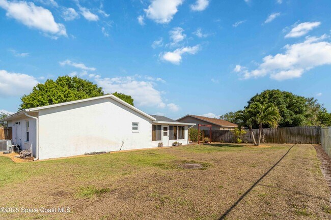 Building Photo - 1804 W Shores Rd