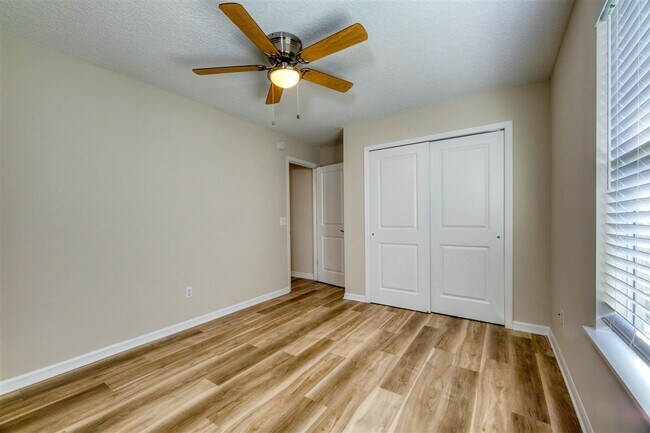 Building Photo - 203 E St-