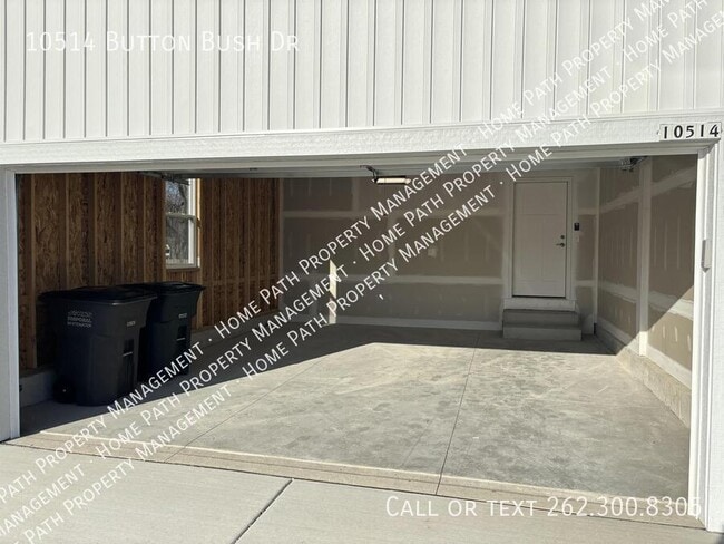 Building Photo - 10514 Button Bush Dr