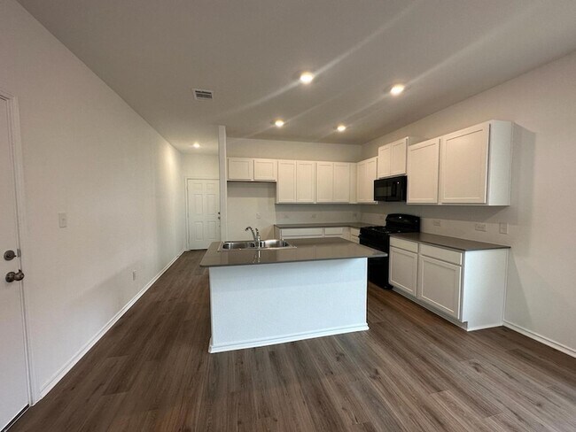 Building Photo - 229 Sonterra Dr