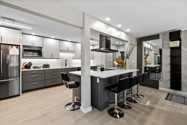 Building Photo - N20W5343 Pierce Ct