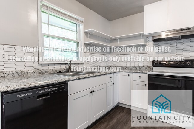 Building Photo - 1808 N Kiger Rd