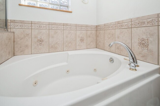 Building Photo - 4519 S Calumet Ave