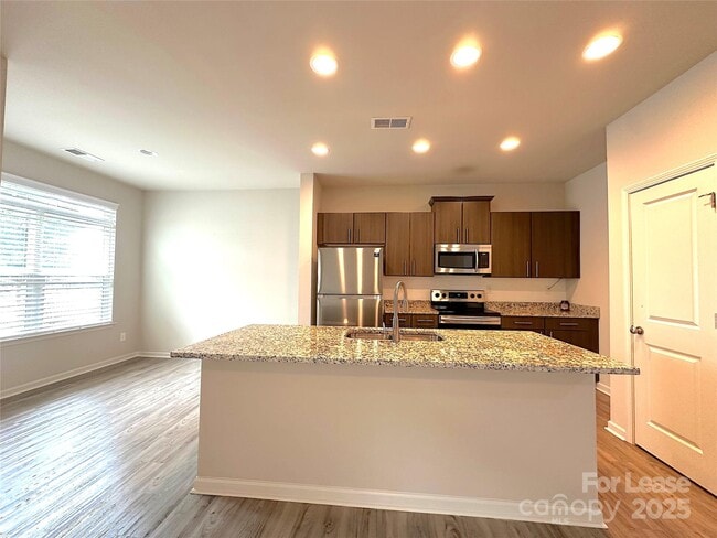 Building Photo - 228 Overstone Ct