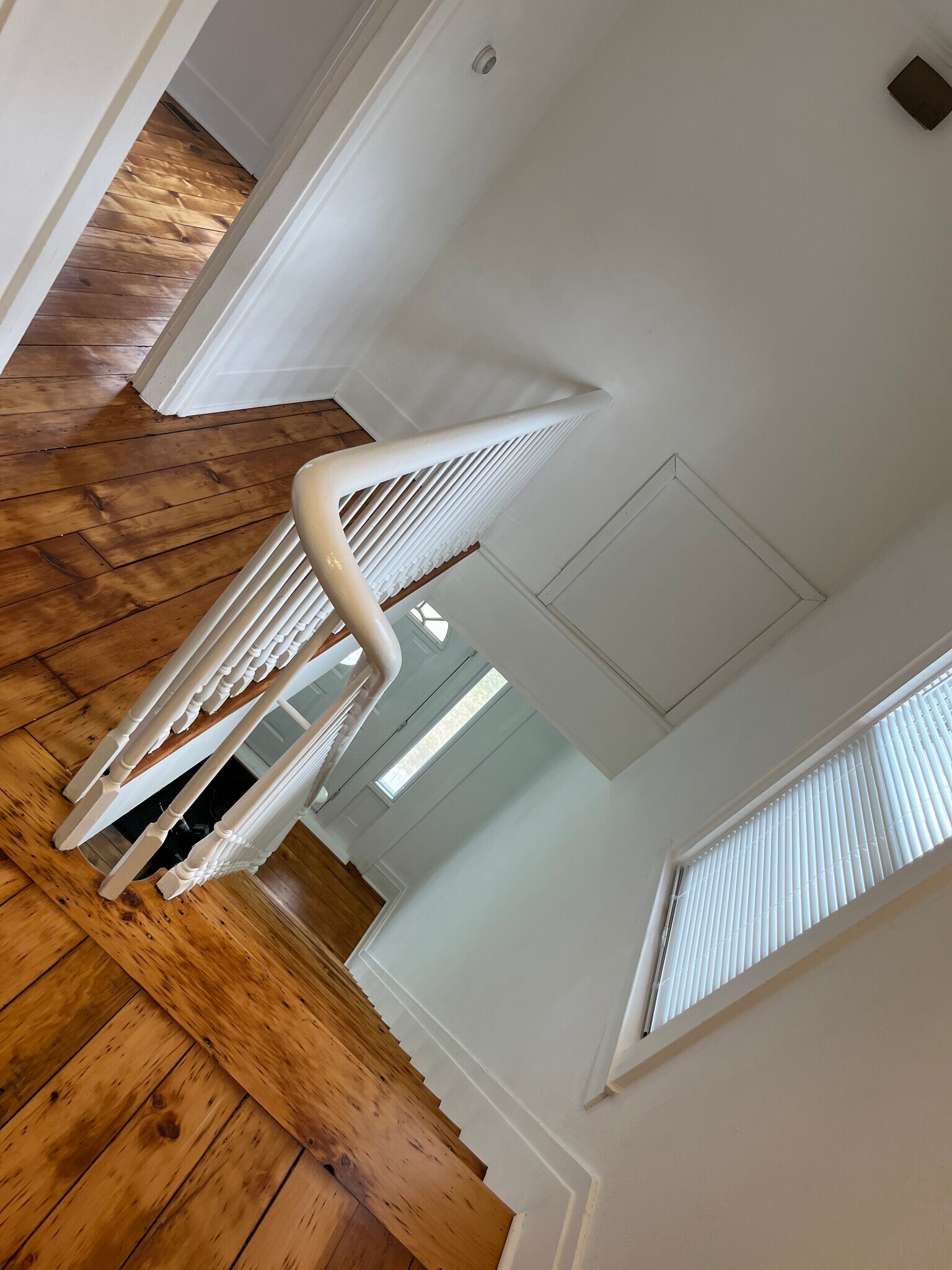 Building Photo - 305 N Main St