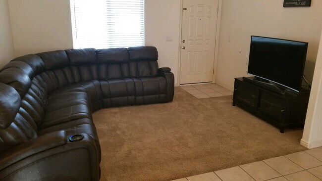 Building Photo - Great home located in Desert Sands @ Painted Desert.