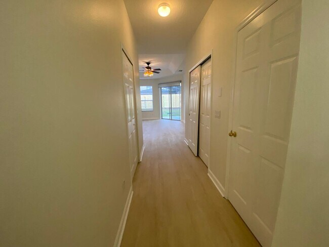 Building Photo - Your Dream Home Awaits! 5 bedroom 3 bath Single Family HOME!!