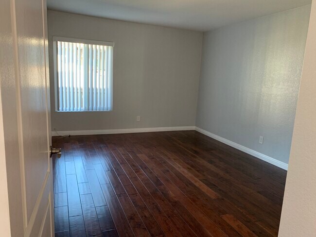 Building Photo - 1345 Cabrillo Park Dr