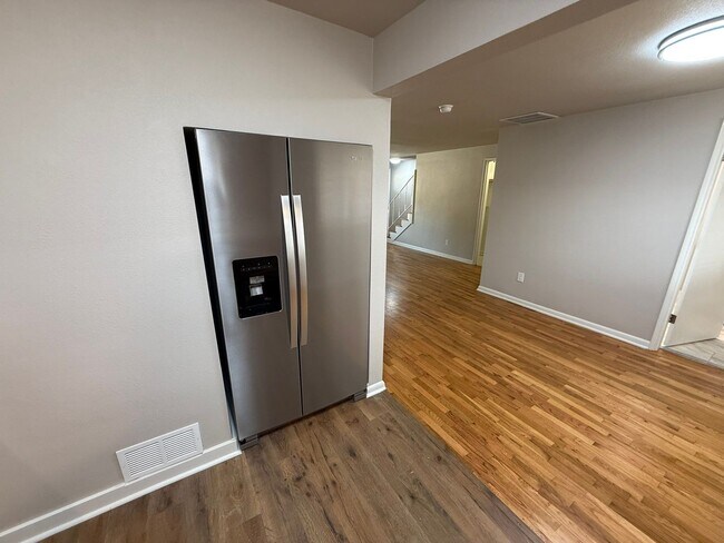 Building Photo - 1330-1334 SW 8th Ave Triplex/crema102-626