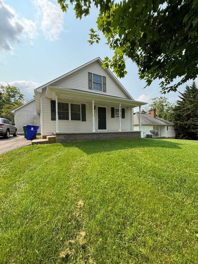 Building Photo - 206 Reynolds Ave