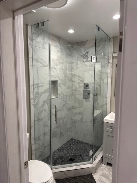 Building Photo - 966 Manzanita St