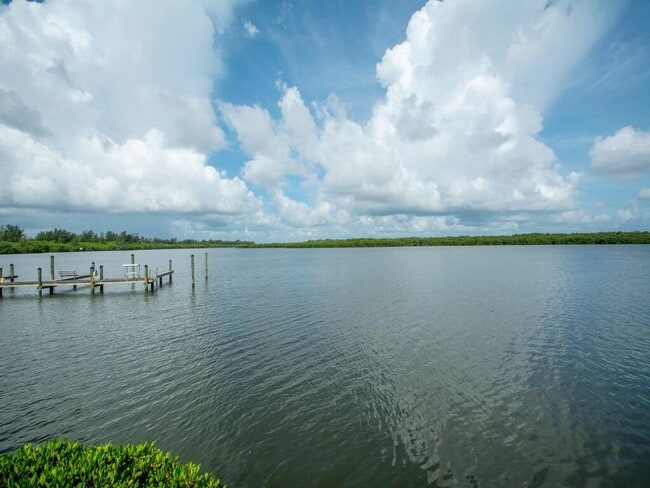Primary Photo - 5151 Jimmy Buffett Mem Hwy