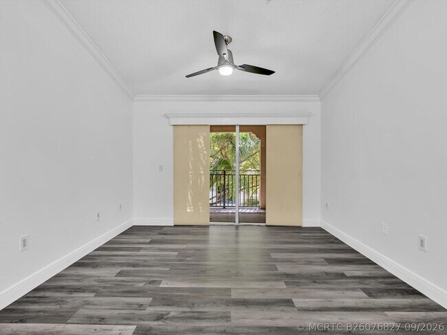 Building Photo - 2433 Centergate Dr
