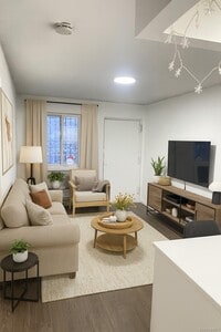 Building Photo - 767 Forest Ave