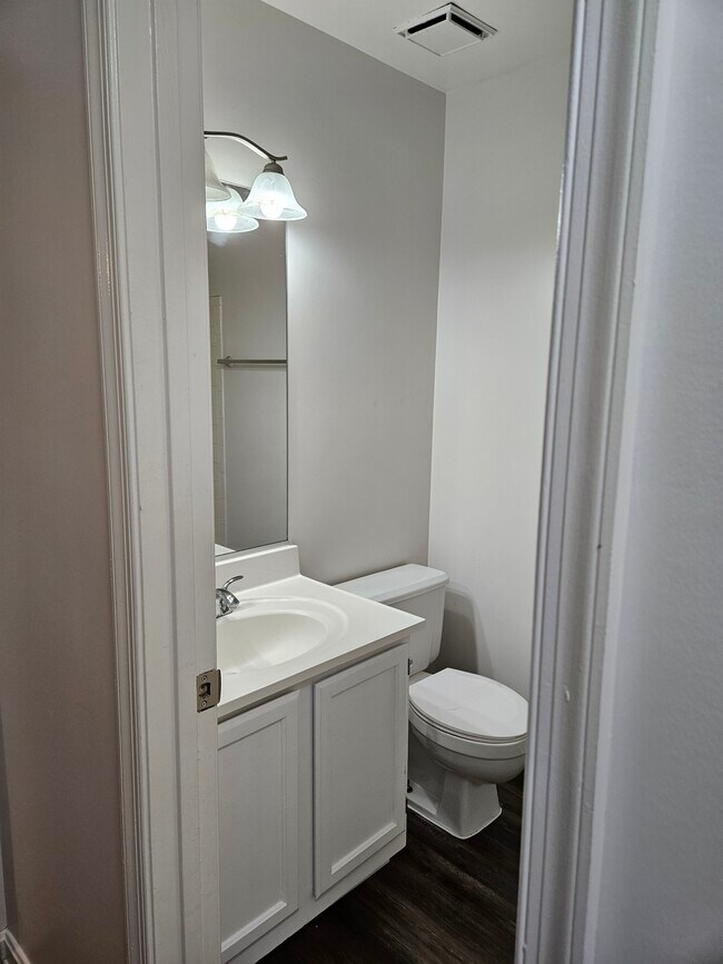 Building Photo - 2040 Alice Ave