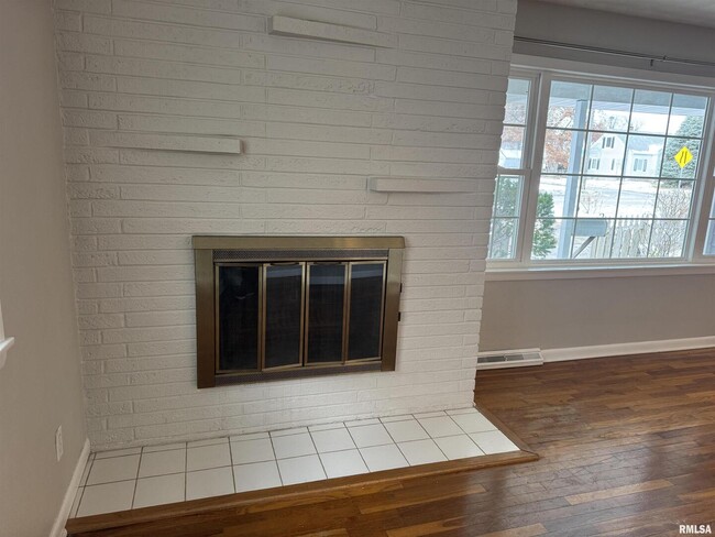 Building Photo - 3319 N Marquette St