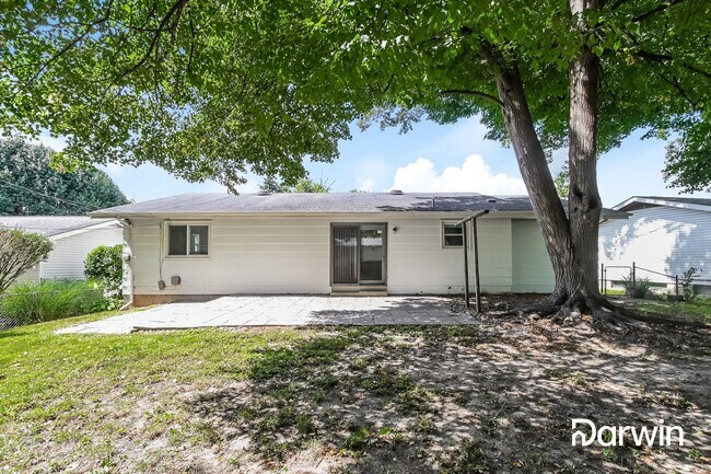 Building Photo - 1517 Springhurst Dr