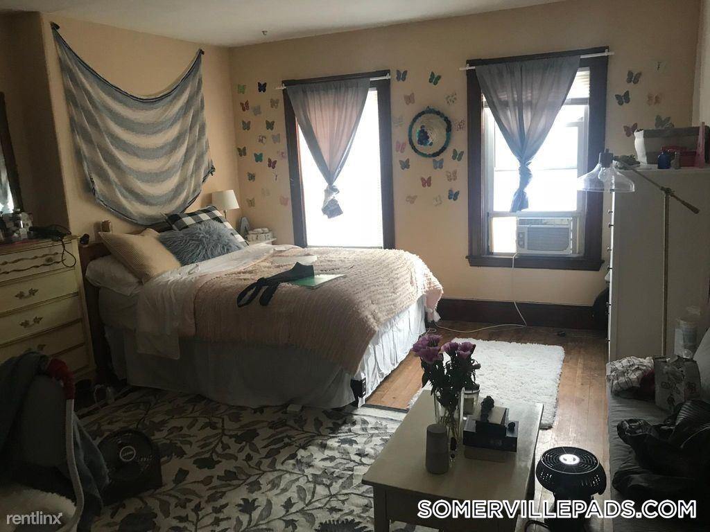 Building Photo - 195 College Ave