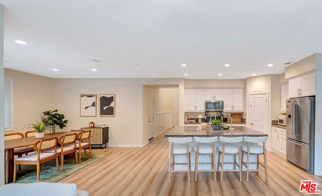 Building Photo - 25151 Golden Maple Dr