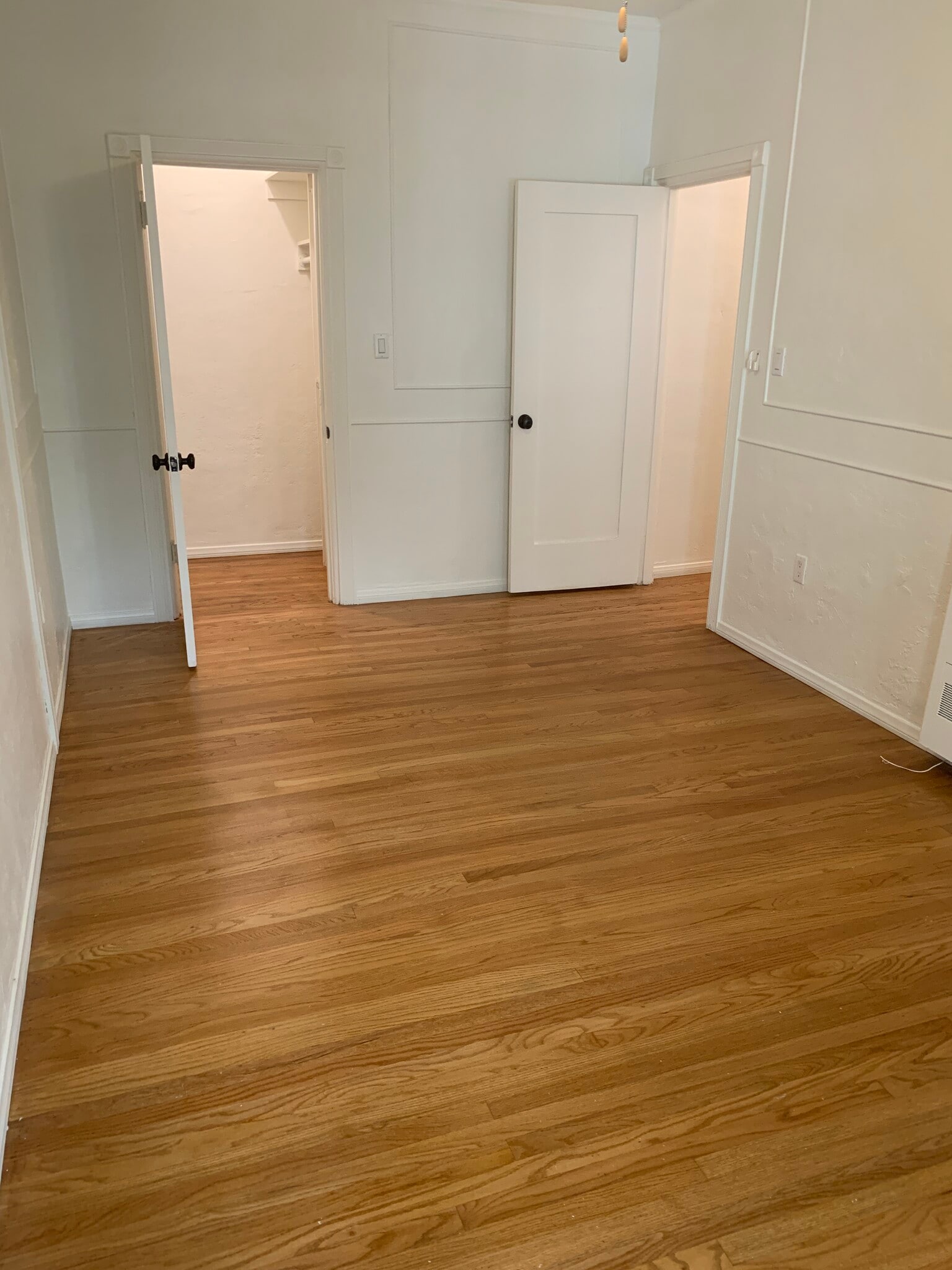 Building Photo - 802 N Sweetzer Ave