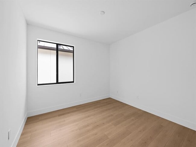 Building Photo - 1446 SW 23rd St