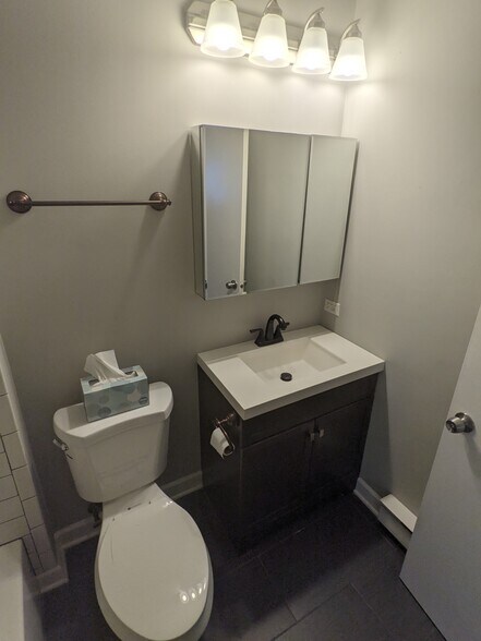 Main Bath 1 - 7525 Adams St