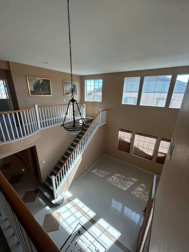 Building Photo - Spacious 5-Bedroom Home with Stunning Views