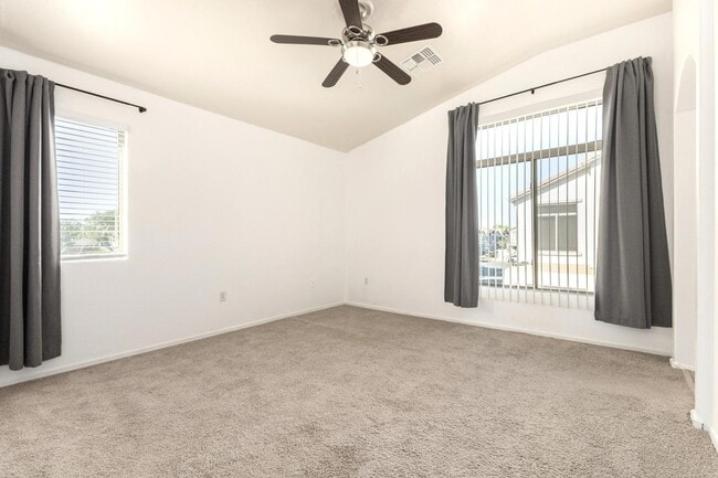 Building Photo - 2150 E Bell Rd