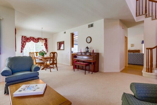 Building Photo - Spacious 4 Bedroom Shadowridge Home Available May 1st