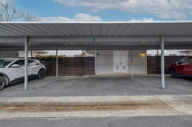 Building Photo - 1904 Goodrich Ave