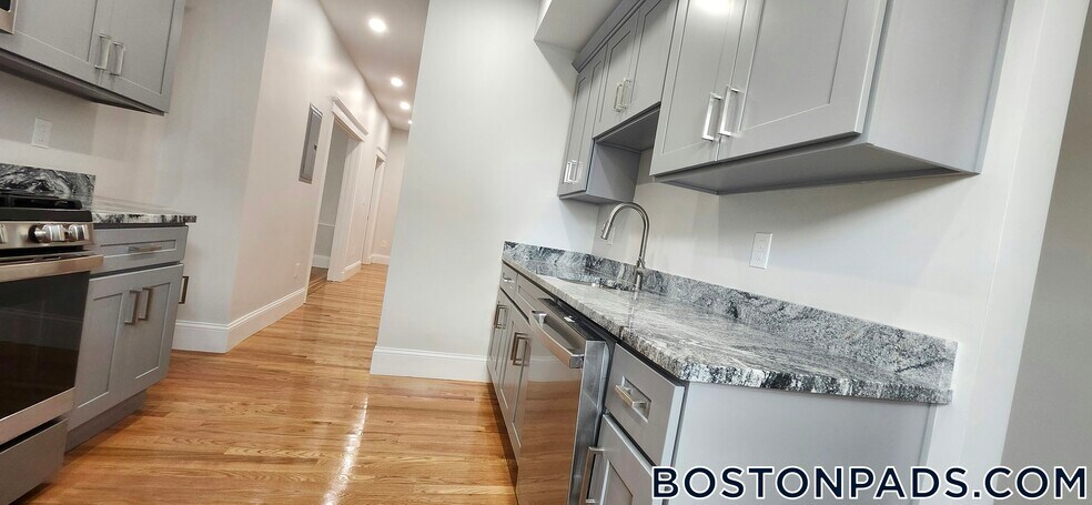 Building Photo - 17 Verrill St