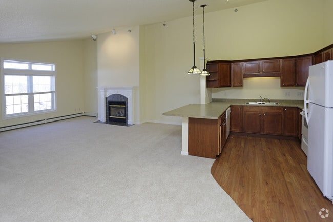 Interior Photo - Highpointe