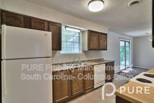 Building Photo - 2915 Chatsworth Rd