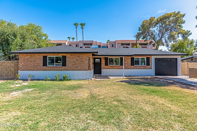 Building Photo - 3035 E Heatherbrae Dr