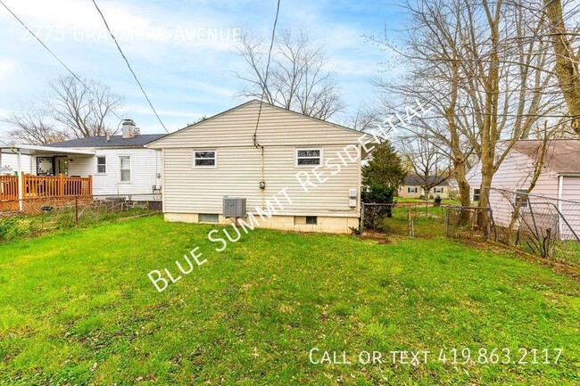 Building Photo - Adorable 3 bedroom house with a large fenc...