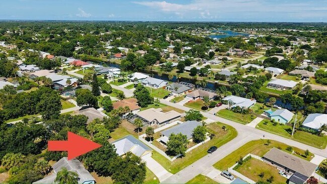 Building Photo - 1590 Polynesian Ln