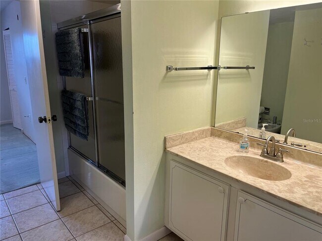 Building Photo - 650 Bird Bay Cir