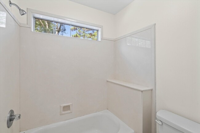 Building Photo - 27572 Claiborne Cir