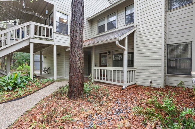 Building Photo - 28 Sawmill Grove Ln