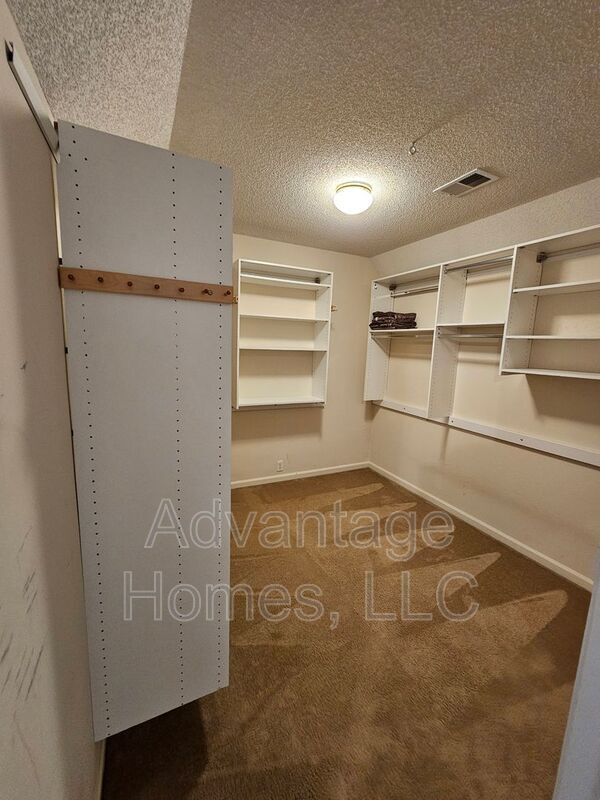 Building Photo - 14117 Parkhill Ln