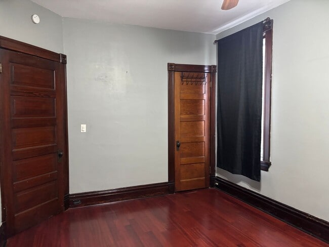 Building Photo - Completedly Remodeled 2+ Bedroom Home