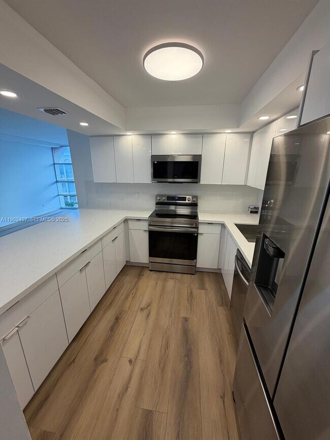 Building Photo - 701 Three Islands Boulevard