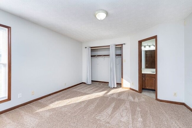 Building Photo - 3 Bedroom 2 Full Bath Ranch in Peaceful Geist Valley Estates