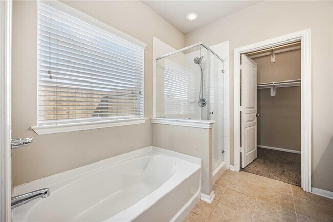 Building Photo - 6727 Wide Creek Dr