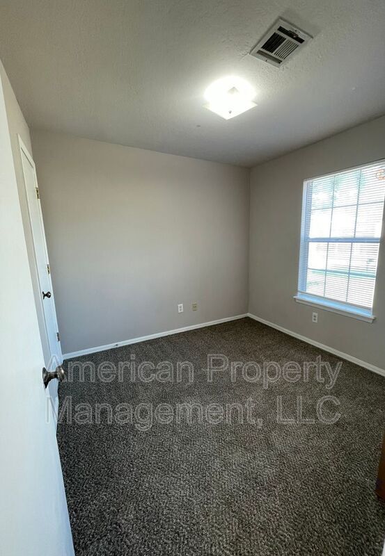 Building Photo - 1802 W 62nd St